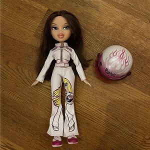 Bratz Play Sportz Katia Racecar – 2004
